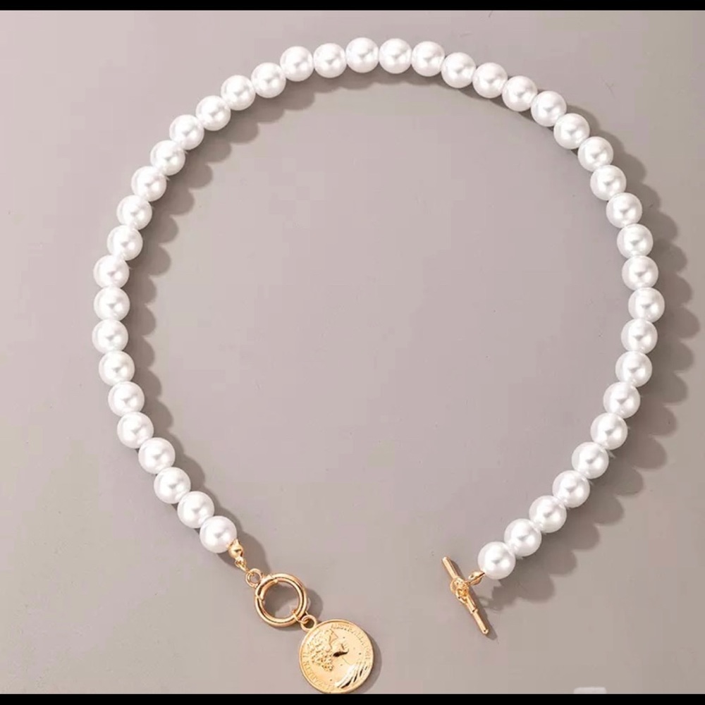 Gold coin pearl necklace